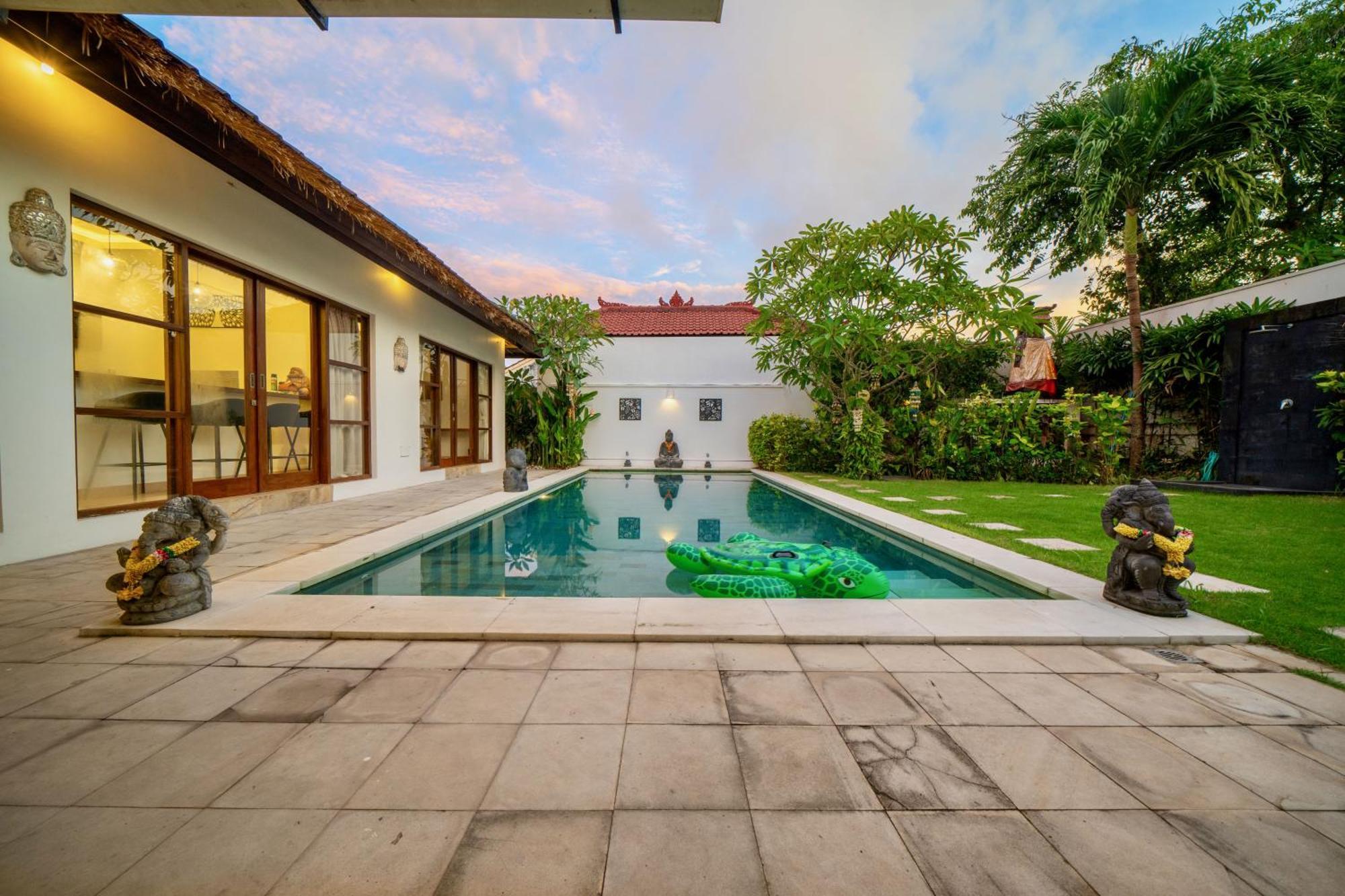 Bali Sunyi Villas Jimbaran  Exterior photo